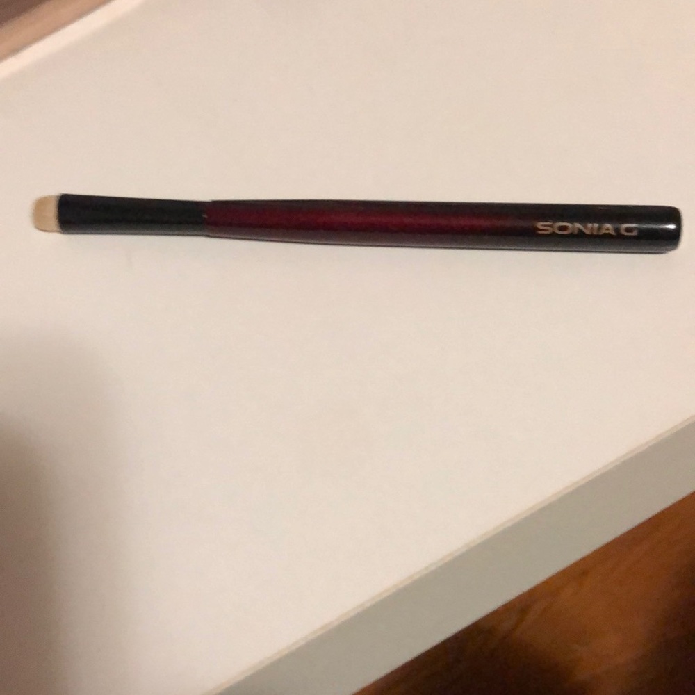 Sonia G Smudger Two brush